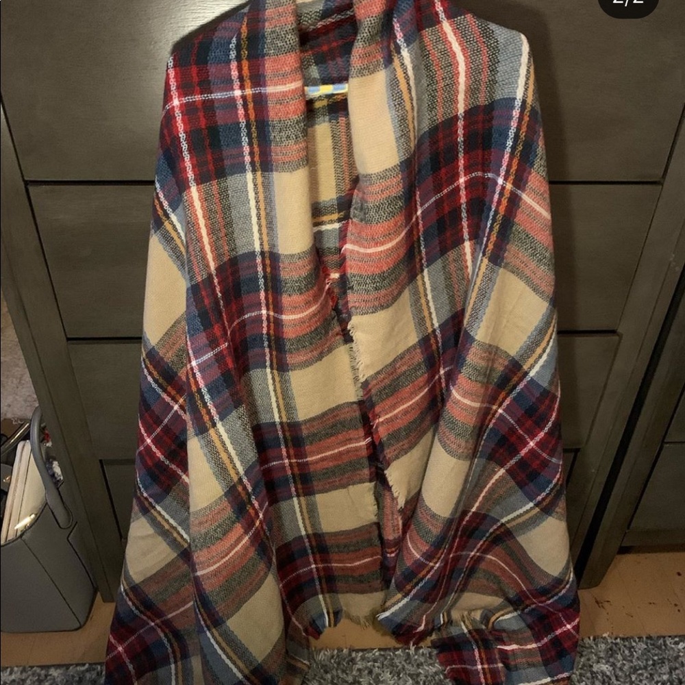 Scarf/shawl - Picture 2 of 2